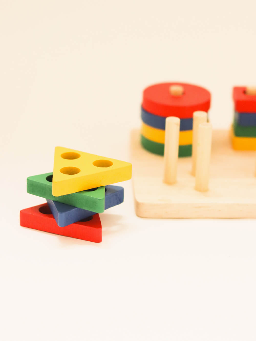 Juego de Figuras Geométricas Cuatro Columnas