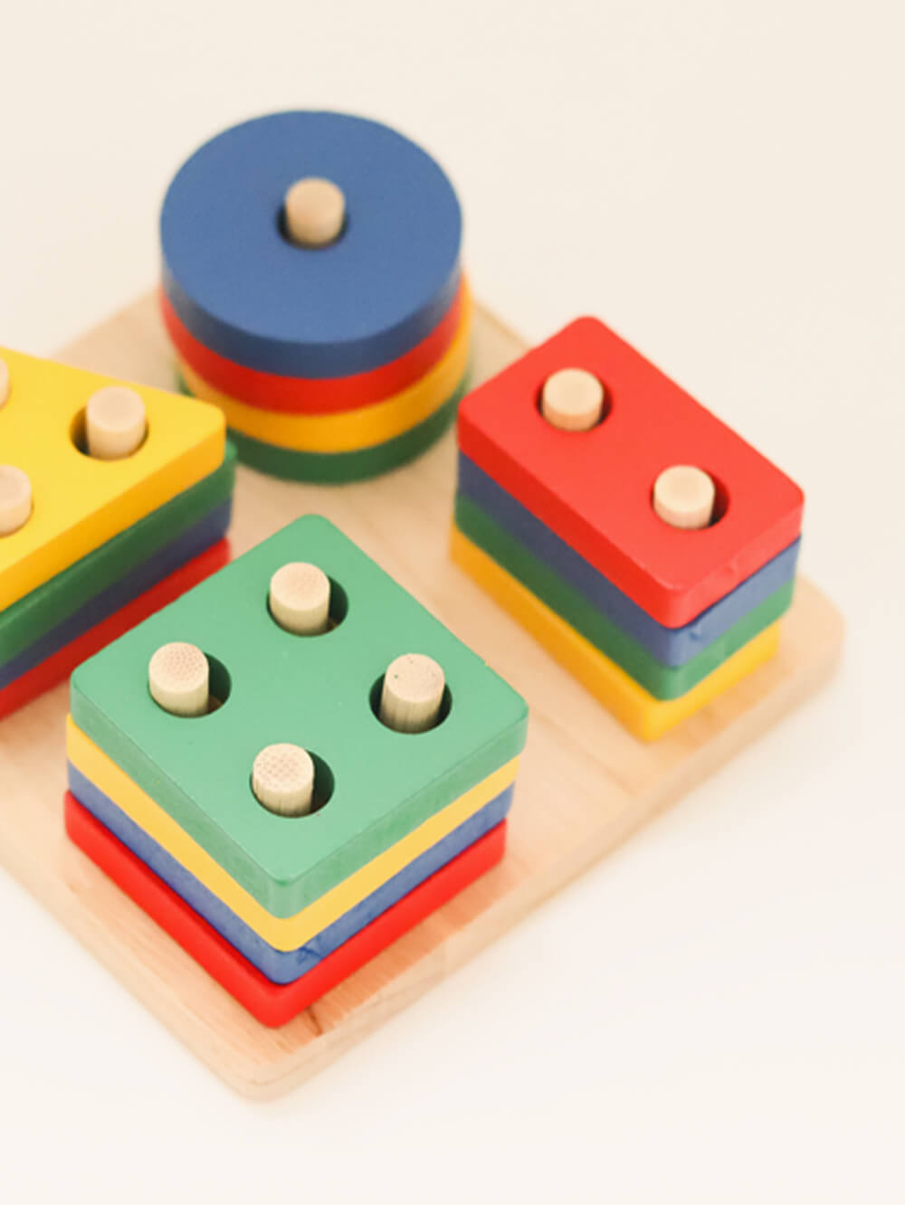 Juego de Figuras Geométricas Cuatro Columnas